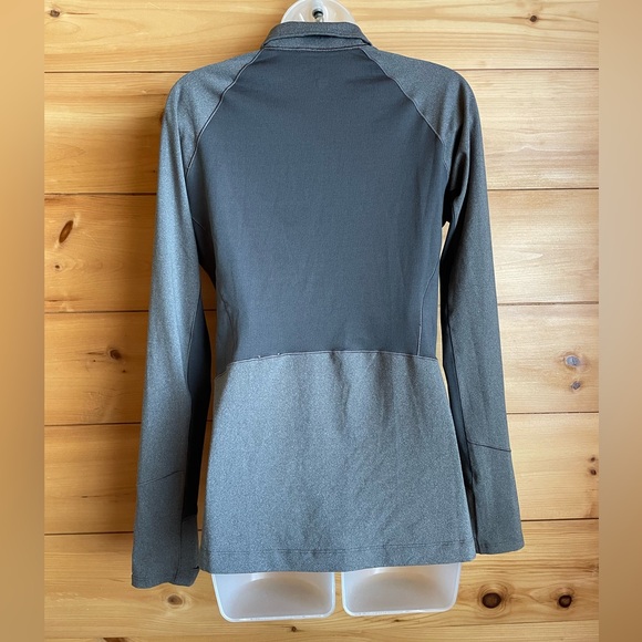 Mountain Hardwear woman’s athletic breathable long sleeve shirt - Picture 4 of 6